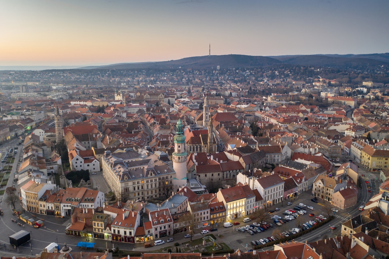 MAGYARORSZÁGRÓL ANGOLUL – Sopron: Austria’s Labyrinthine Neighbour 2
