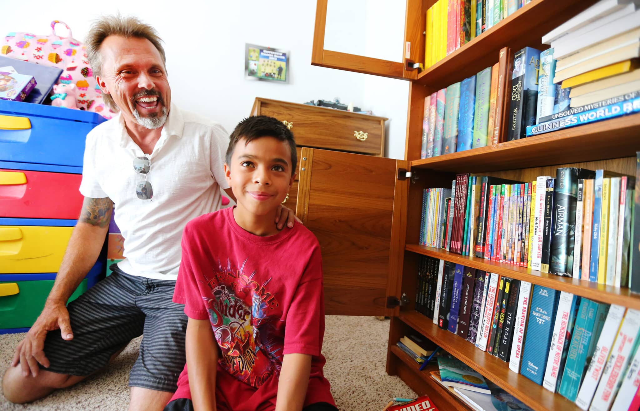 Boy Who Couldn’t Afford Books Asks Mailman For Junk Mail To Read 1