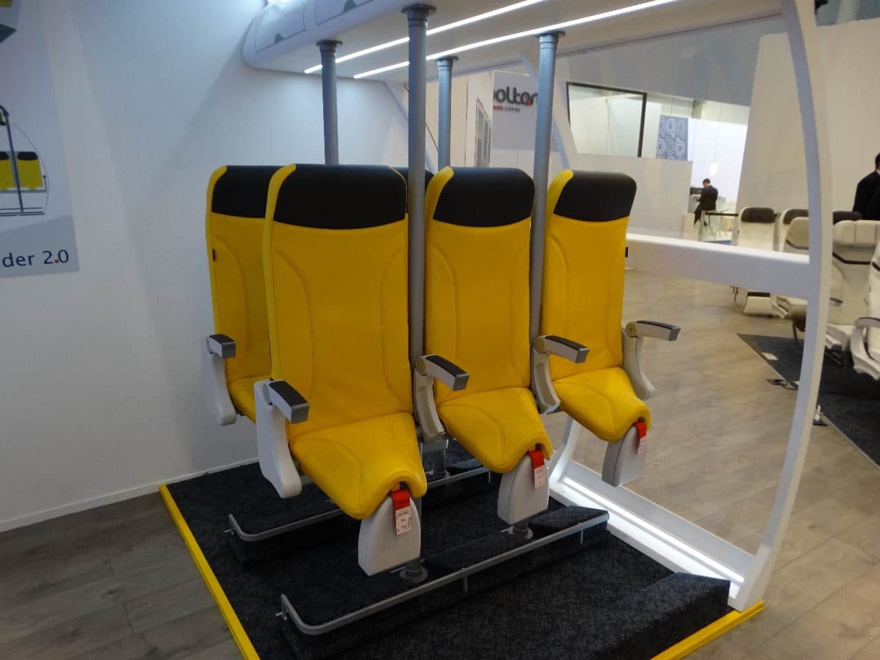 Hallás utáni értés középfokon (B2 szint) - Passengers could soon be standing during flights 1