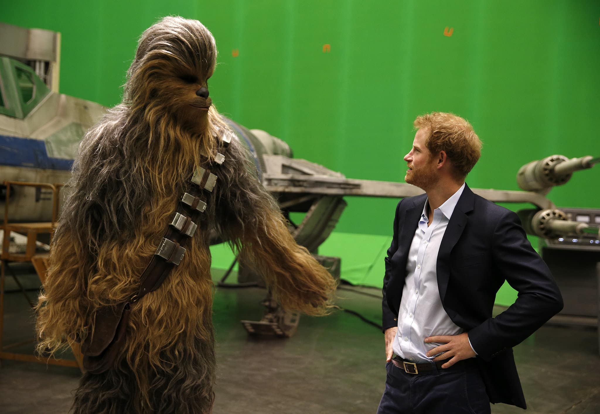 Vilmos és Harry herceg esete Chewbaccával :) 1