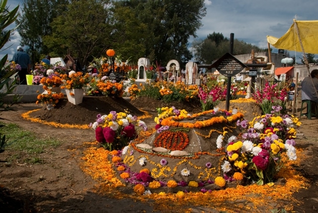 Remembering the deceased 4