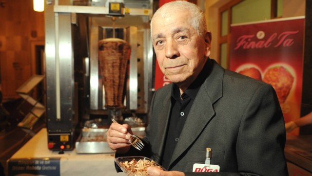 Meghalt a döner kebab feltalálója 1