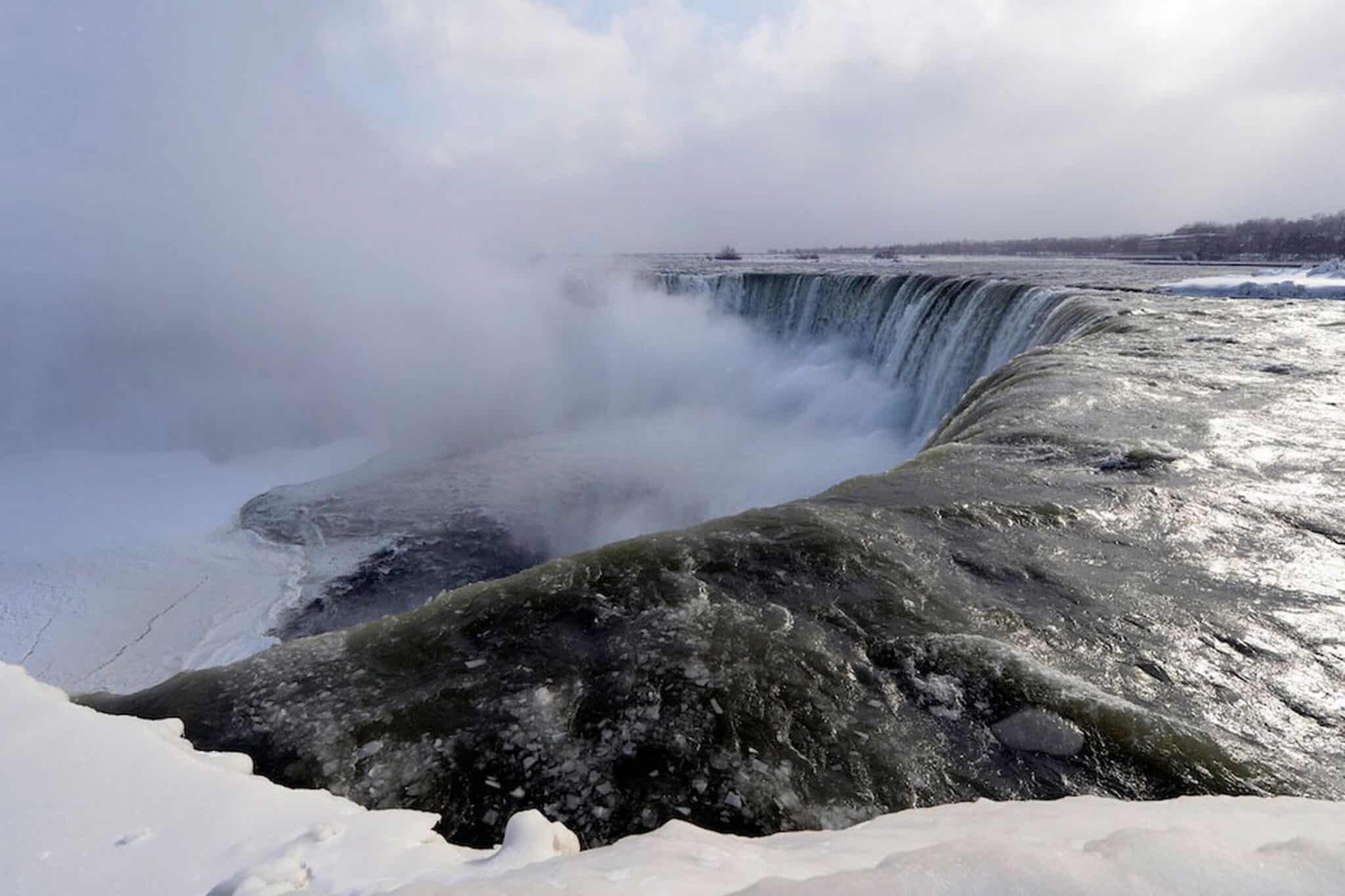 Befagyott a Niagara :o 1
