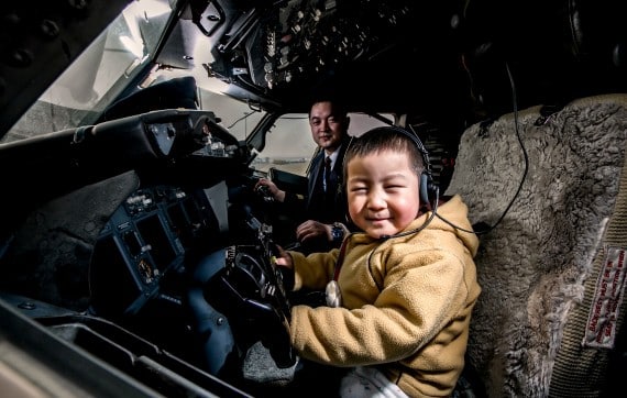 Egy 4 éves kisfiú álmát váltotta valóra a Chinese Airline 1