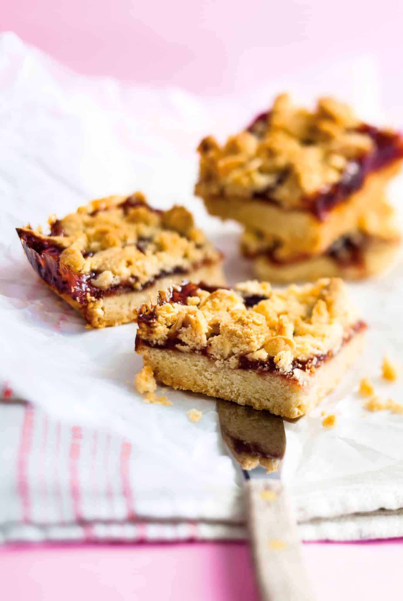 Jammy Crumble Traybake 1