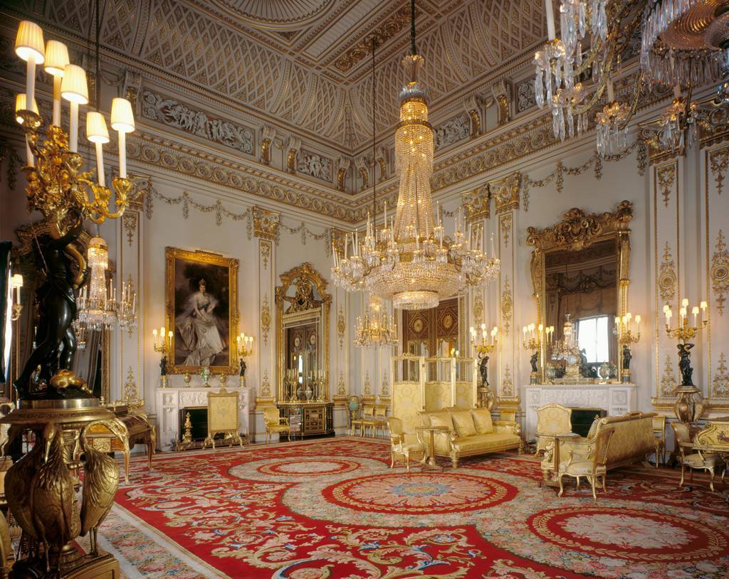 One Of The Buckingham Palace Bedrooms Is Now On Airbnb 1