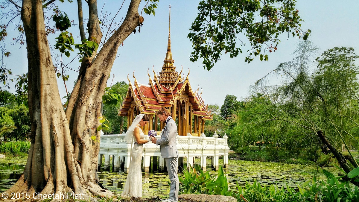 This Incredible Acrobatic Couple Is Getting Married 38 Times In 83 Days On 6 Continents 1